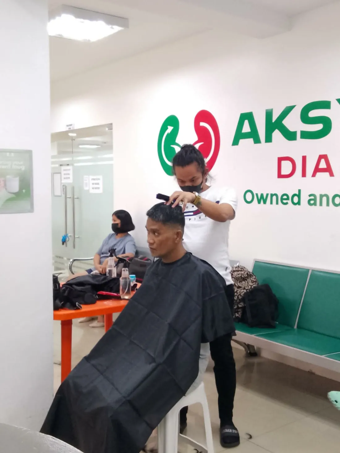 Grooming service for a TresMedica patient