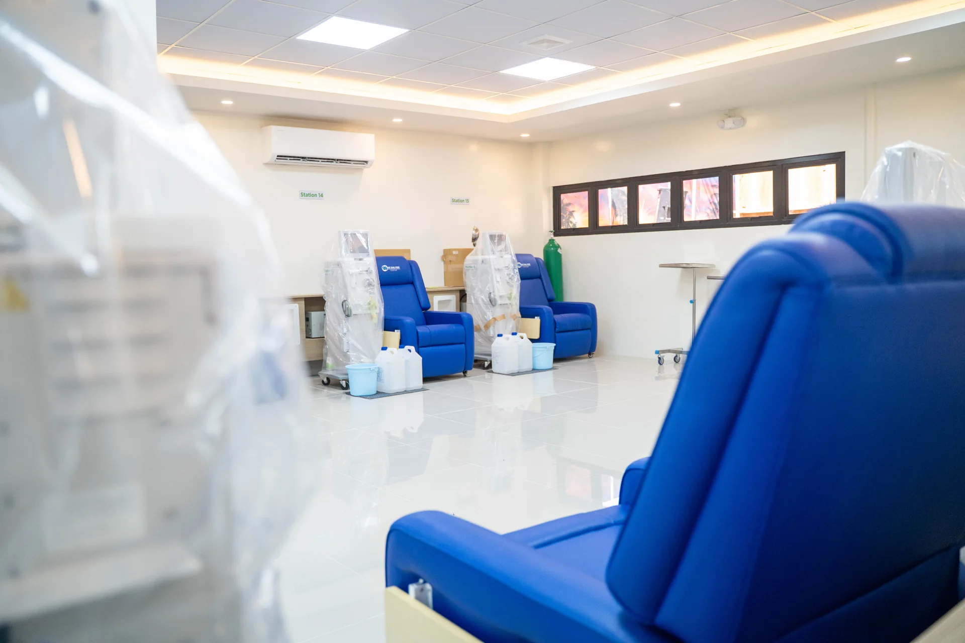 A TresMedica hemodialysis treatment room with state-of-the-art machines